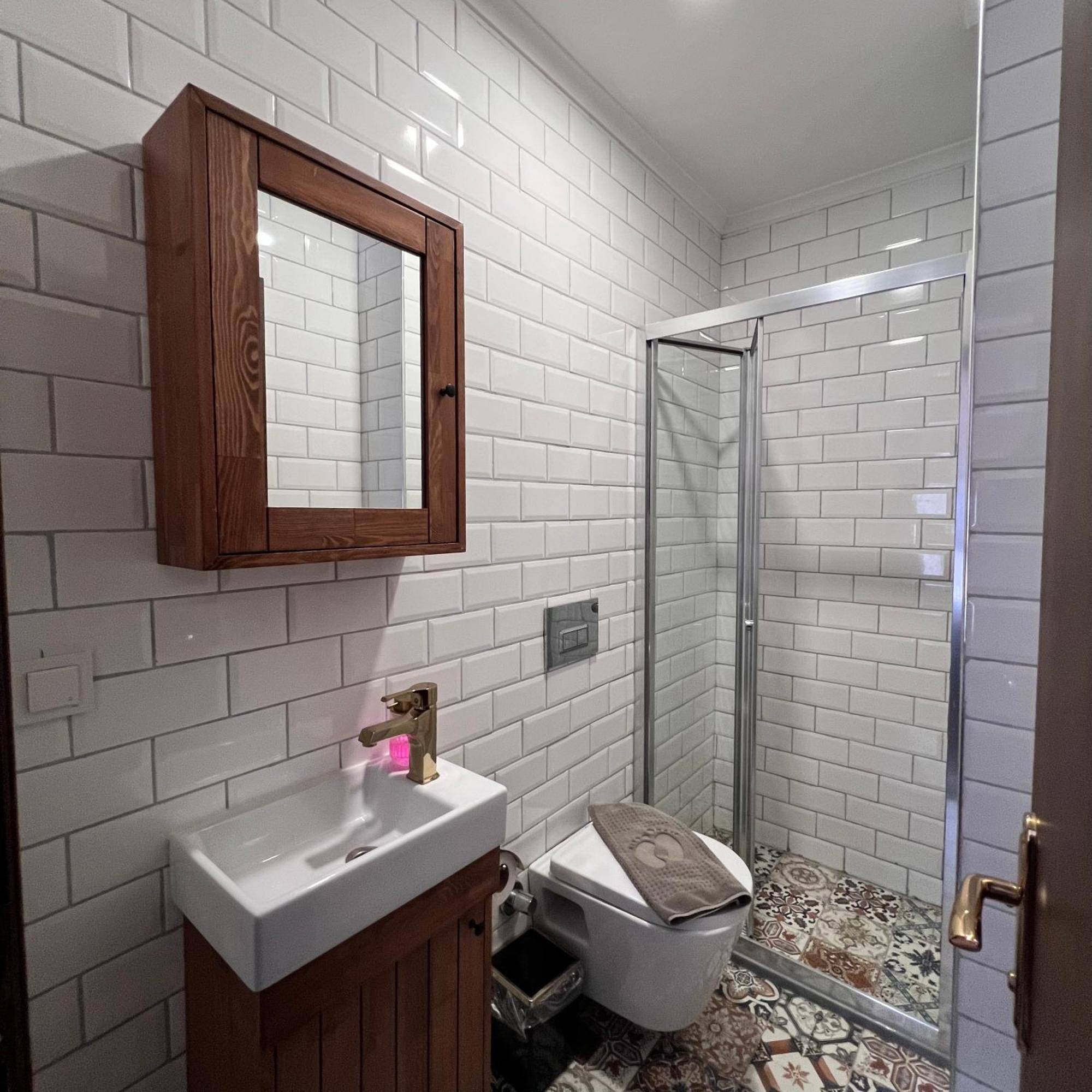 Standard Single Room Shower