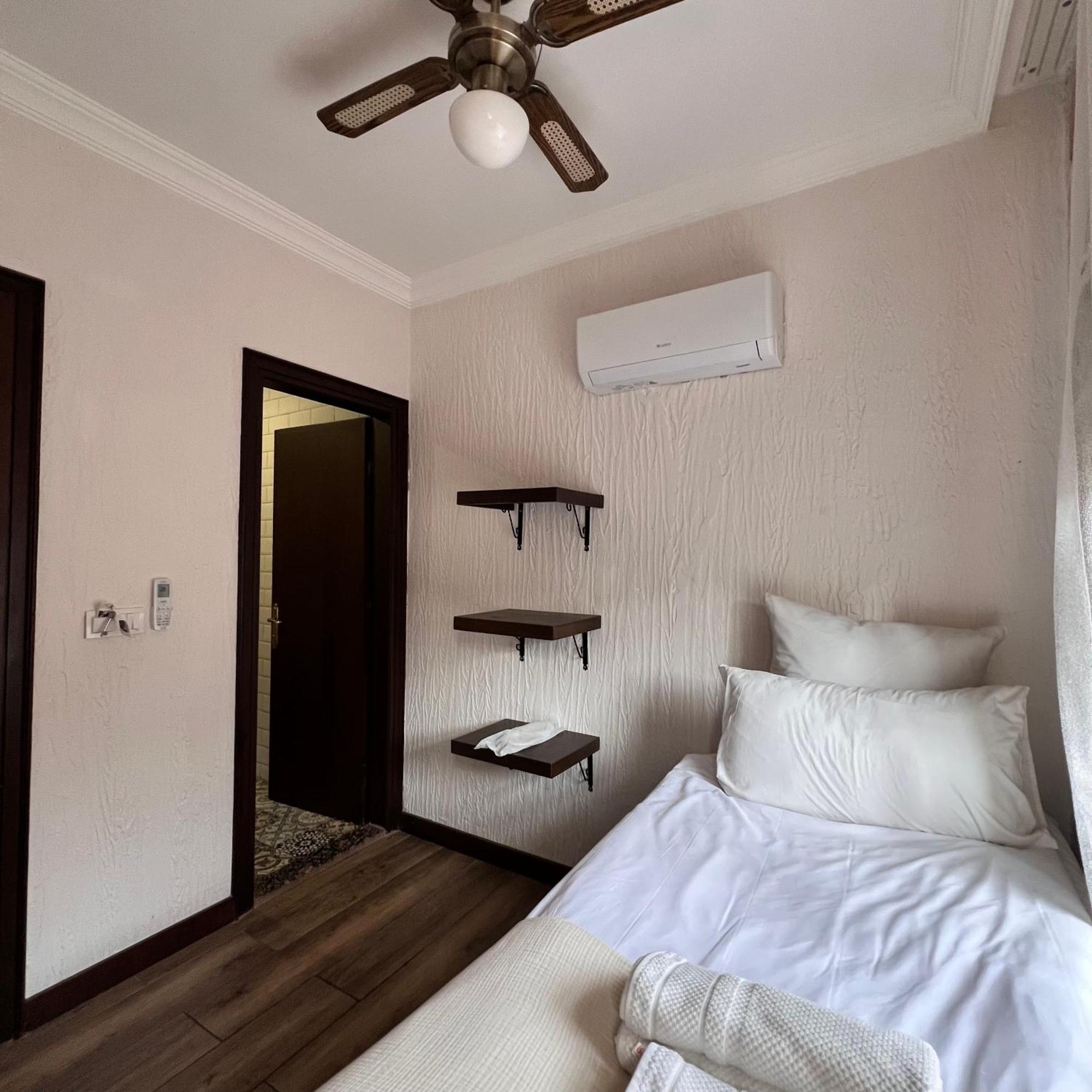 Standard Single Room Shower