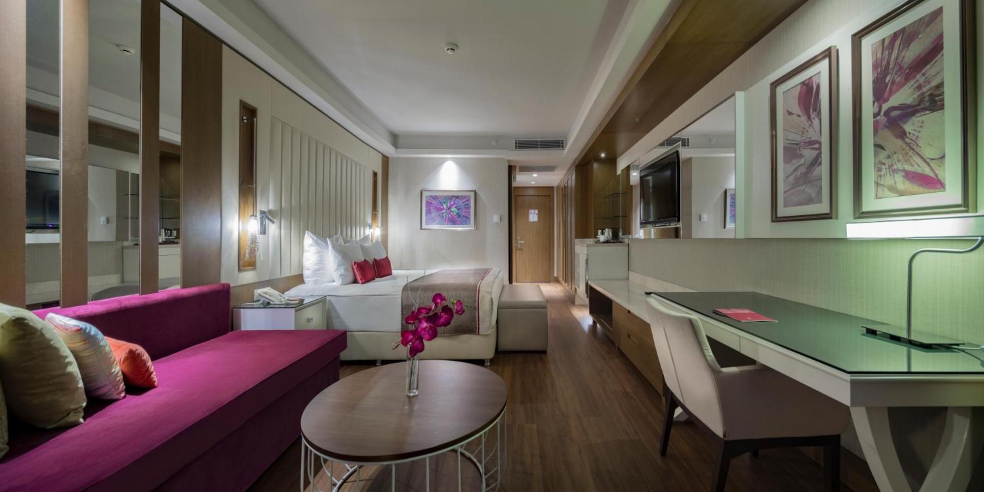Family Suite Land View