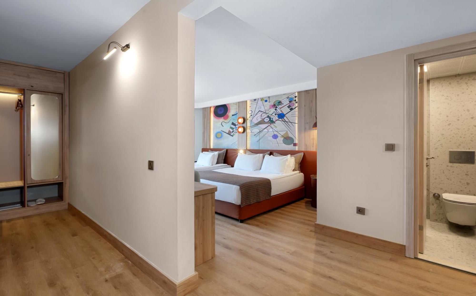 Deluxe Suite