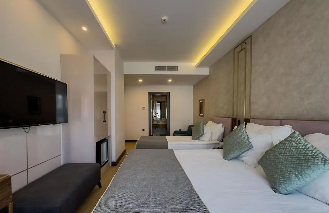 Leaf Port Hotel-1