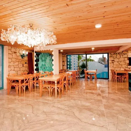 Yazar Lara Hotel-3